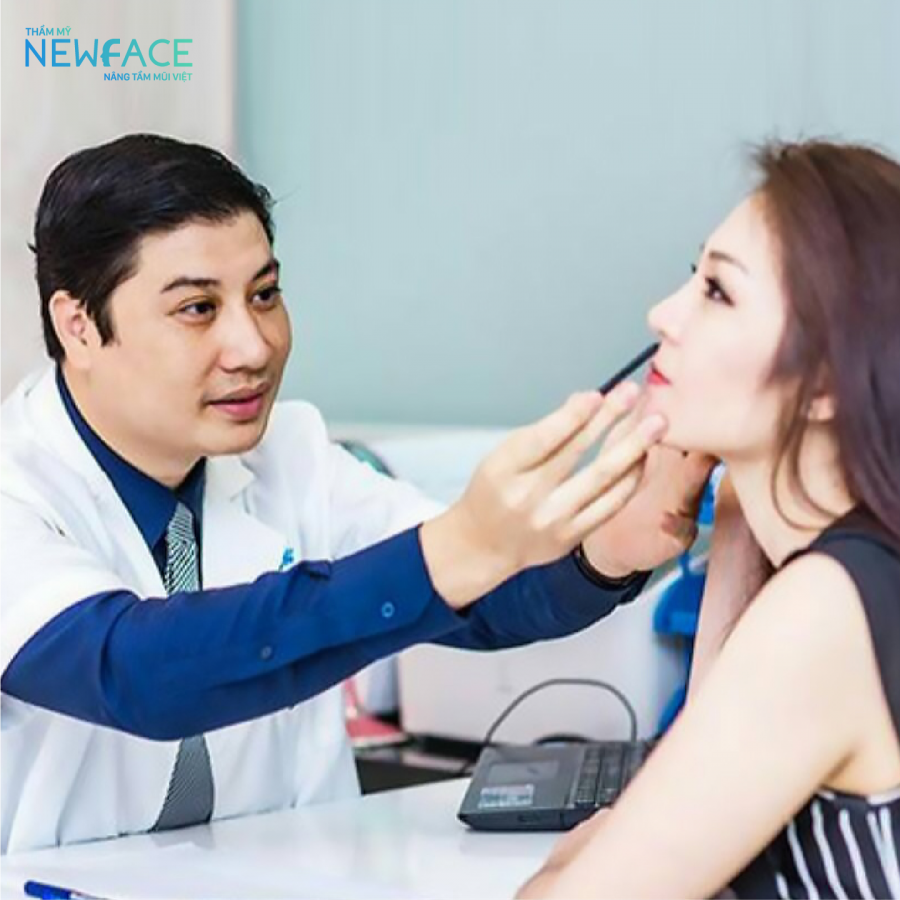 Không chỉ được bác sĩ tư vấn nhiệt tình, tất cả các ca phẫu thuật nâng mũi cấu trúc sụn sườn đều được thực hiện tại bệnh viện với đầy đủ trang thiết bị kỹ thuật đạt chuẩn