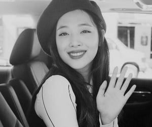 Tạm biệt Choi Sulli, hy vọng ở một thế giới mới cô luôn mỉm cười rạng rỡ và hãy sống một cuộc sống hạnh phúc nhé... Tạm biệt...