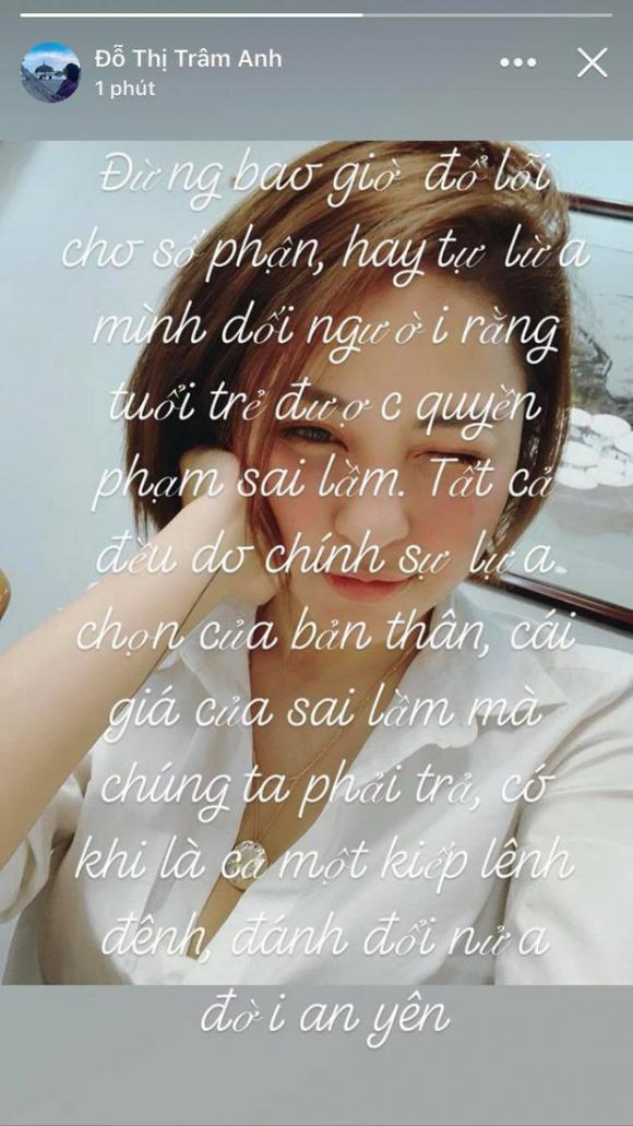 Trước đó, hot girl Hà thành cũng thường xuyên đăng đàn những status bóng gió về chuyện vấp ngã, sự trưởng thành.