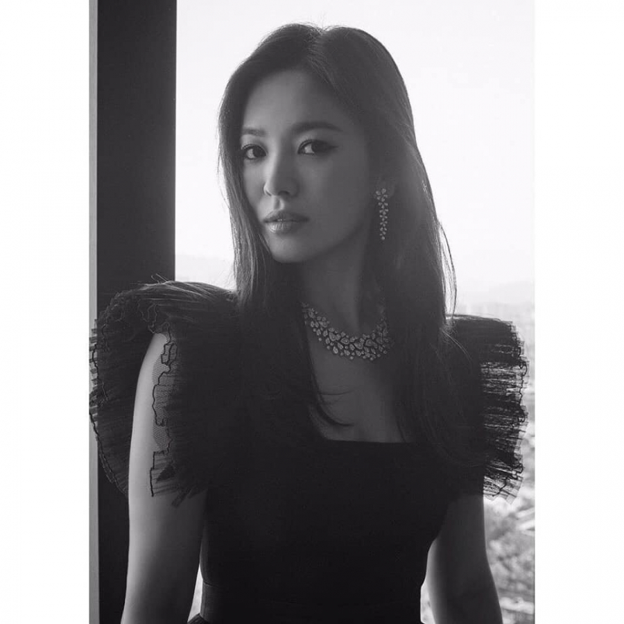 Song Hye Kyo đẹp lộng lẫy cùng trang sức bạc tỉ Chaumet 