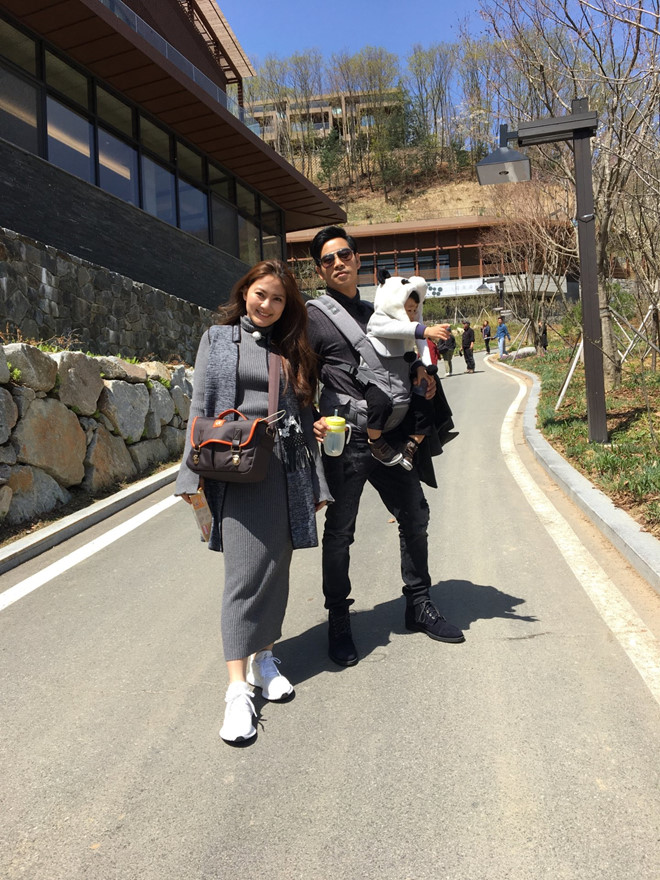 Ngọc Lan chia sẻ loạt ảnh hạnh phúc bên chồng trong chuyến du lịch Hàn Quốc hồi tháng 4.   