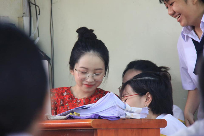 Cô giáo thực tập sở hữu gương mặt xinh xắn, baby. Ảnh: Đoàn Nguyễn Kim Ngân