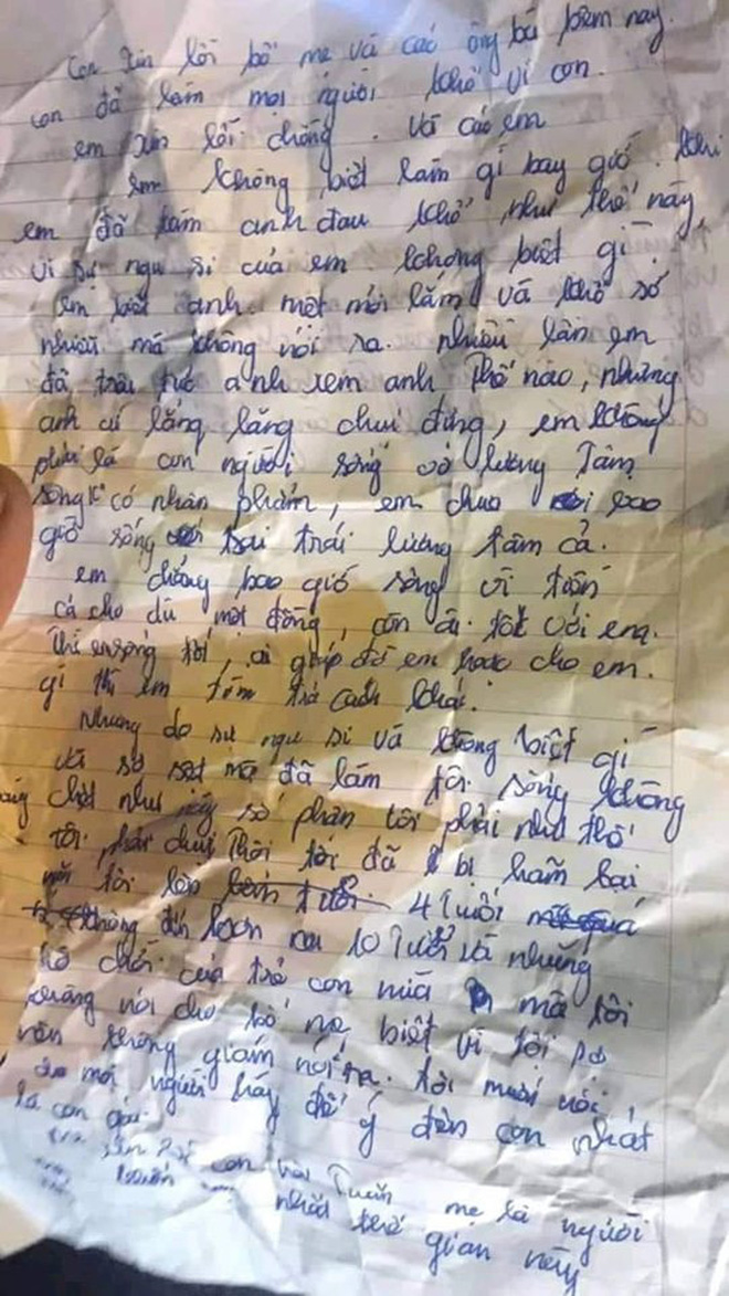 Lá thư tuyệt mệnh của người phụ nữ được mọi người tìm thấy.
