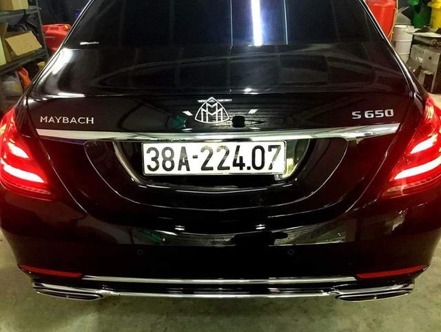 chiec-xe-mercedes-maybach-s650-2019-cua-ba-l-tai-nha-cua-gia-dinh-vao-sang-ngay-16-5-1