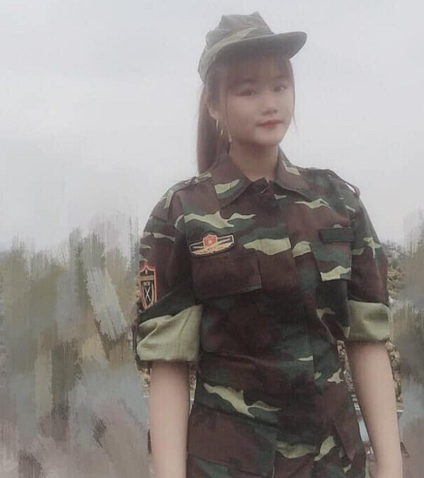 Nữ sinh xin bảo lưu đại học để đi nghĩa vụ quân sự.