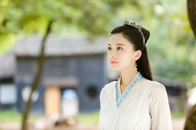 nhung-my-nhan-co-trang-dep-tuyet-sac-tren-man-anh-hoa-ngu-2017-1-1