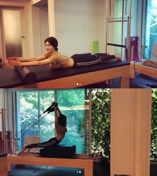 Nàng idol 17 tuổi Jeon Somi cũng vô cùng yêu thích Pilates. Cô chia sẻ tập pilates nặng nhưng không hề cảm thấy mệt mỏi mà nó giúp tinh thần hưng phấn và vui vẻ hơn rất nhiều.