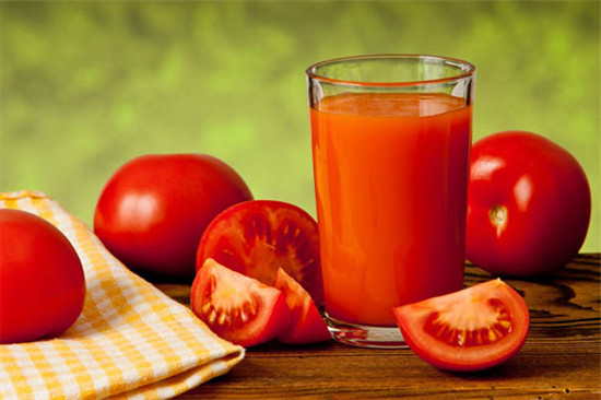 Ép cà chua tốt cho thị lực
