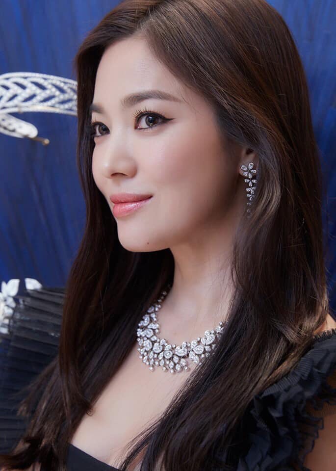 Hậu ly hôn, Song Hyo Kyo được nhận xét ngày càng nhuận sắc hơn.