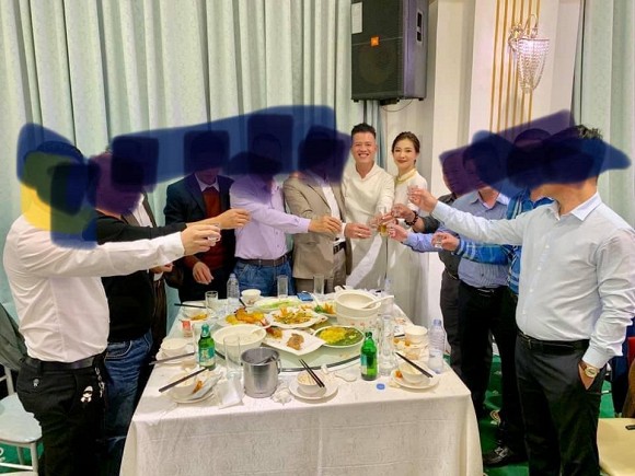 Những hình ảnh hiếm hoi trong đám cưới nữ diễn viên Lưu Đê Ly cùng chồng DJ Huy DX được chia sẻ trên mạng xã hội.