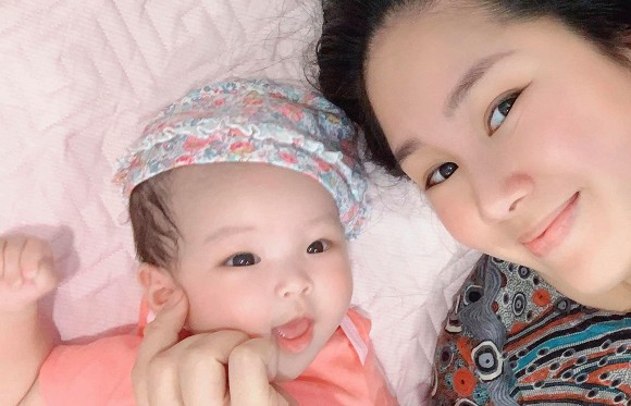 Nữ diễn viên Lê Phương cho biết đã giảm được 10 kg khi con gái tròn 4 tháng.