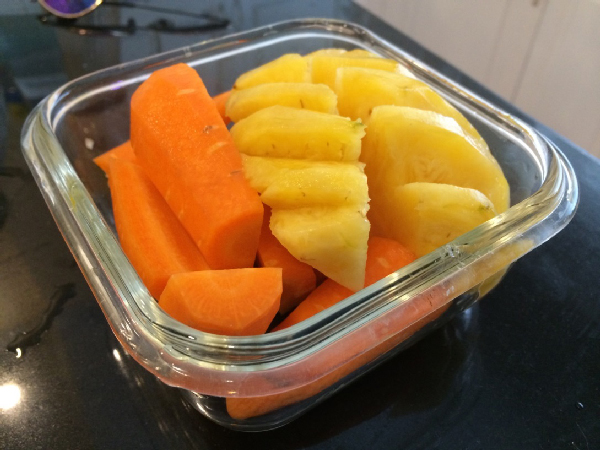 Ép dứa cà rốt tốt cho việc giảm cân