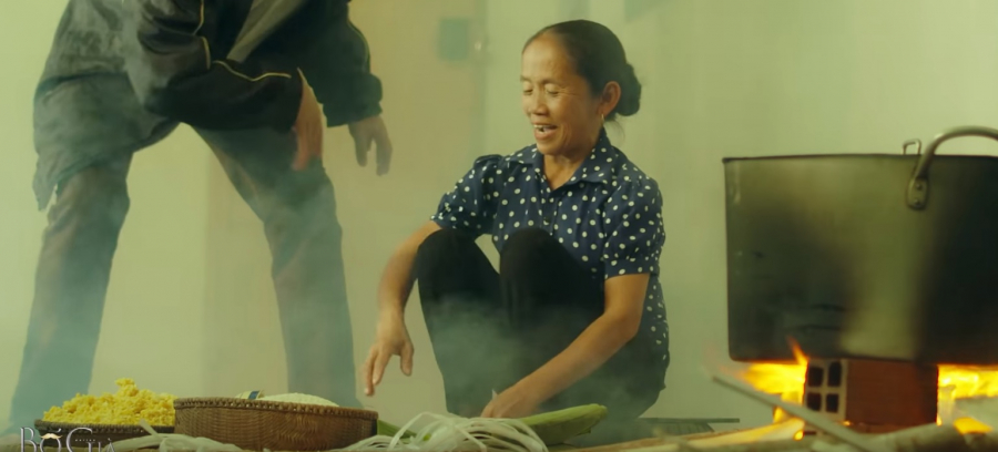 Bà Tân nấu nồi bánh chưng siêu to trong phim mới của Trấn Thành.