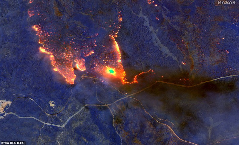 Hình ảnh từ chụp từ vệ tinh mức độ lan rộng của cháy rừng ở phía đông Orbost nằm ở đông nam bờ biển bang Victoria.