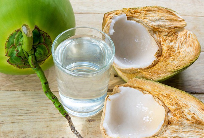 Nước dừa tươi giúp giảm cân
