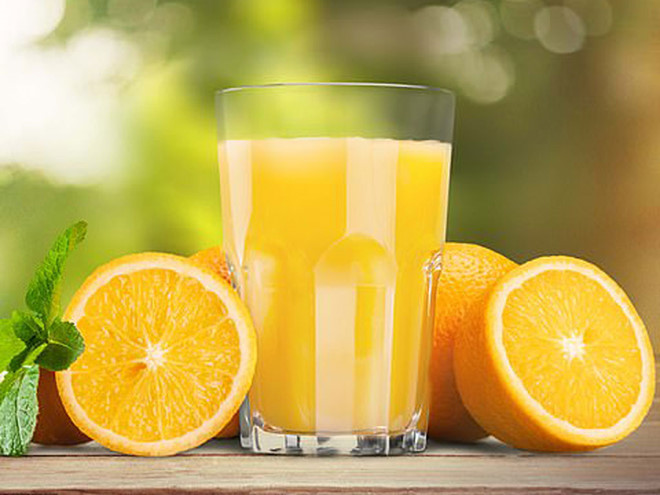 Không uống nước cam khi dùng thuốc