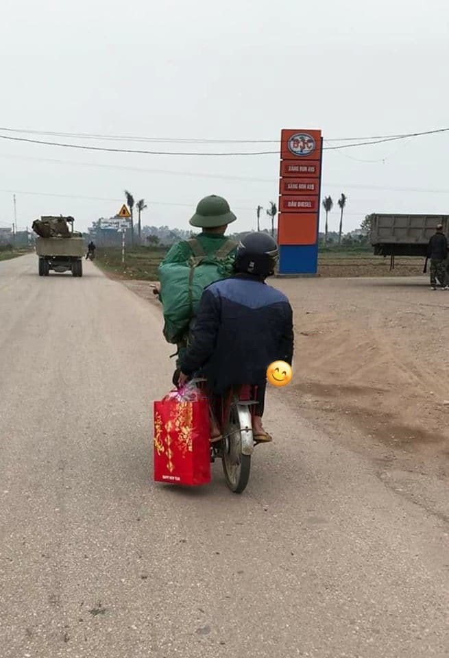 Khoảng khắc khiến bao người cảm động.