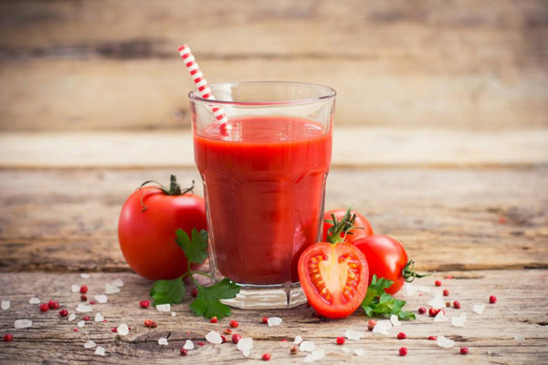 Ép cà chua giúp giảm cân
