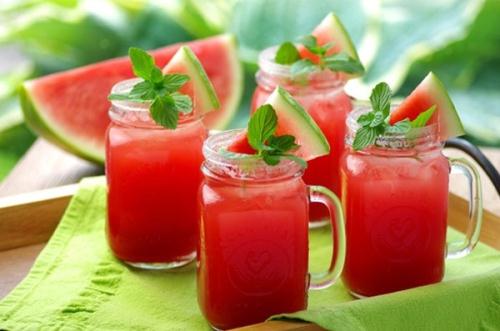 Ép dưa hấu giúp bạn giảm cân tốt