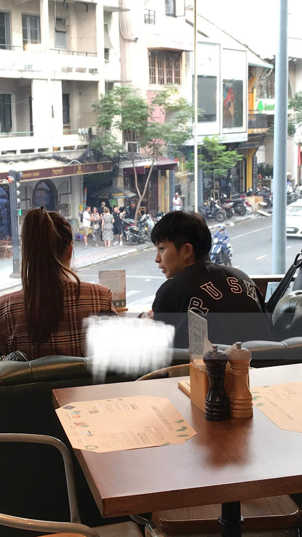Hình ảnh thoải mái hẹn hò tại một quán cà phê của cả hai được khán giả bắt gặp cách đây không lâu.