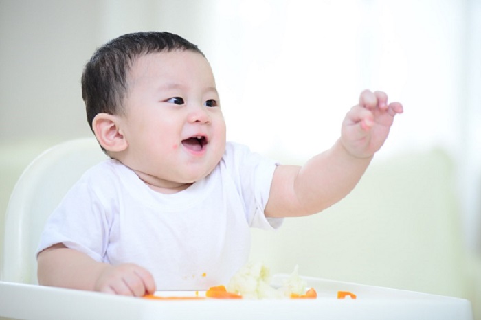 Không cho bé ăn quá nhiều nước hầm xương dễ gây rối loạn tiêu hóa