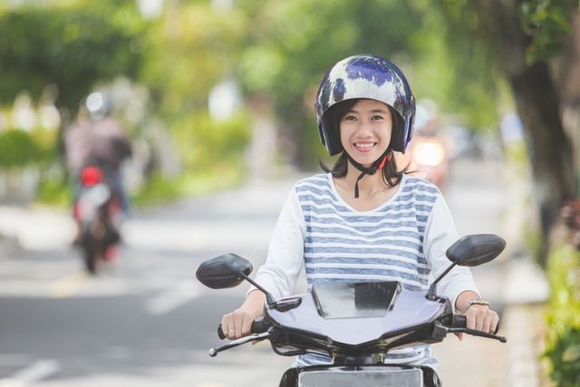Tắt máy khi dừng đèn đỏ