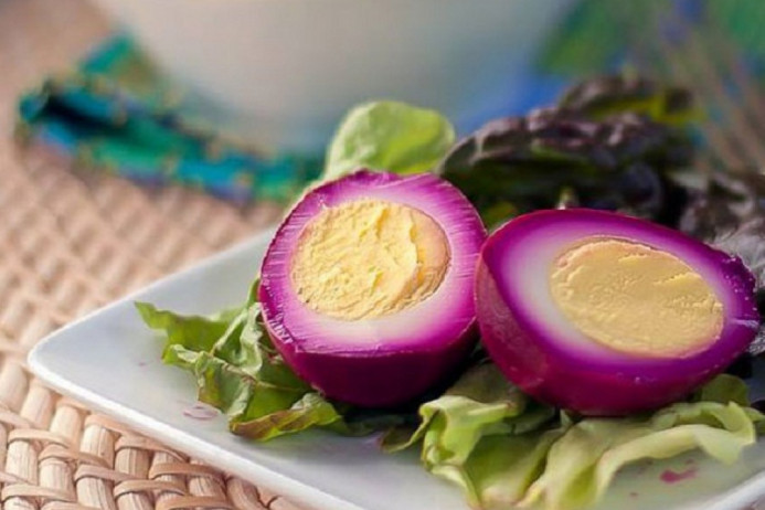Món trứng hồng ngon mắt hấp dẫn chắc chắn sẽ làm cho bé yêu của bạn thích thú hơn khi ăn