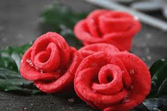 Bánh hoa hồng thơm ngon hấp dẫn ai cũng thích thú