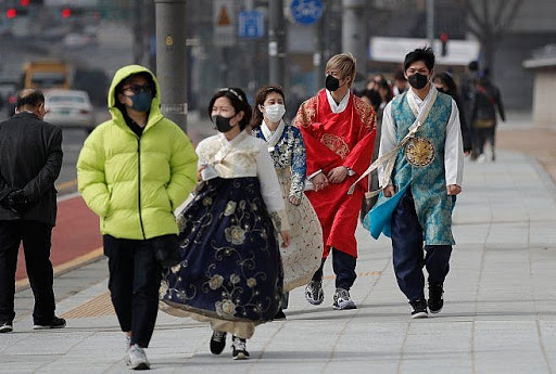 Hàn Quốc trở thành quốc gia có số người nhiễm Covid-19 nhiều thứ hai thế giới chỉ sau Trung Quốc.