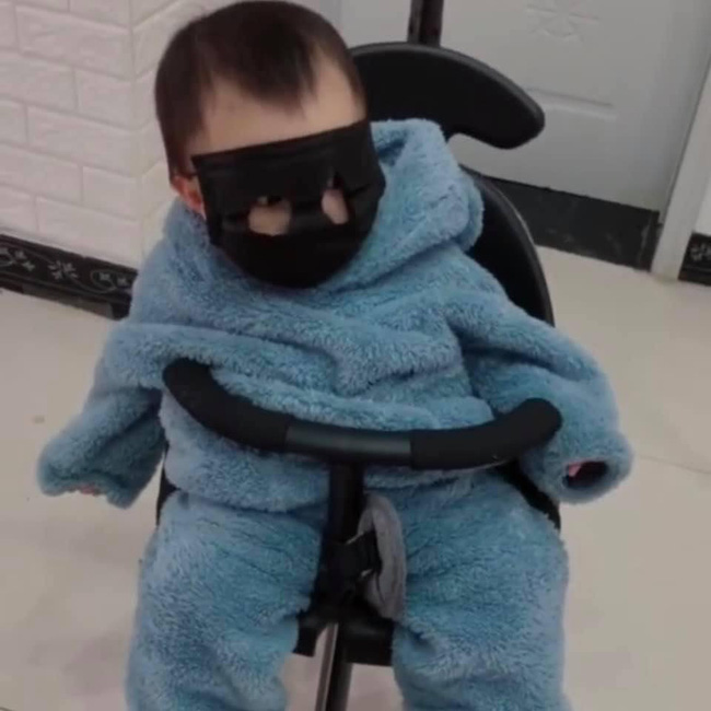 Con là Ninja, đang thực hiện nhiệm vụ giám sát của Tổ quốc nè