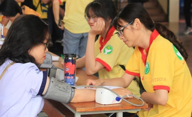 SV Trường Y khoa Phạm Ngọc Thạch tham gia hiến máu nhân đạo. (Ảnh: Zing)