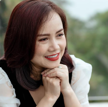 dien-vien-4-doi-chong-va-chuyen-mang-thai-o-tuoi-40-2-lan-mat-con-khien-toi-bi-am-anh-3a6-4793303