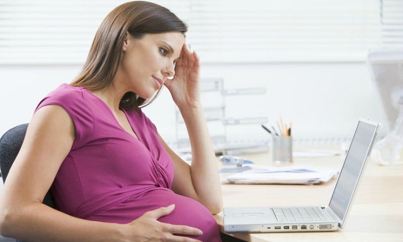 Thói quen ngồi lâu khiến cho mẹ bầu ảnh hưởng thai nhi