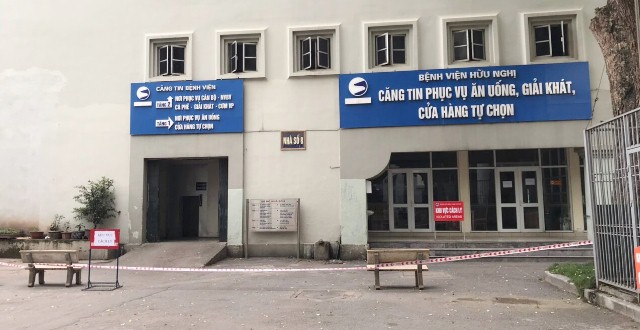 Khu vực nhà ăn của Bệnh viện Hữu Nghị đóng cửa.
