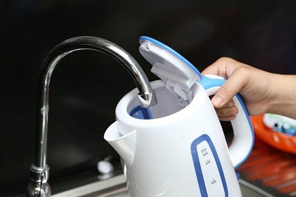 Cách làm sạch bình siêu tốc