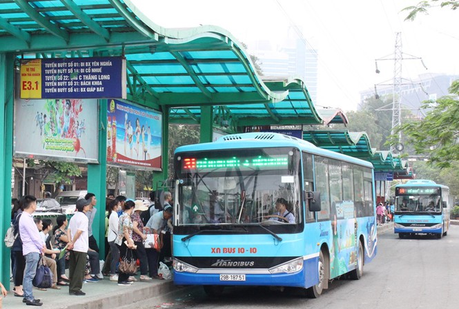 Hà Nội huy động 100 xe buýt đưa người dân hết thời gian cách ly về các địa phương. Ảnh minh họa.