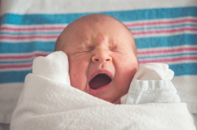 Bệnh chàm da tuy không nguy hiểm, nhưng dễ ảnh hưởng đến nhan sắc của trẻ sau này