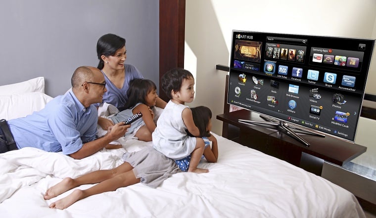 Giảm độ sáng màn hình giúp tiết kiệm điện khi dùng tivi