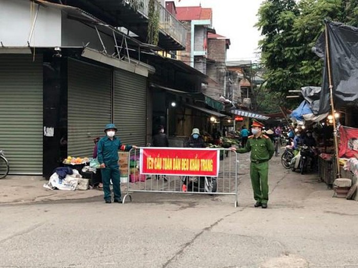 Chốt kiểm soát phòng dịch Covid-19 tại huyện Mê Linh.