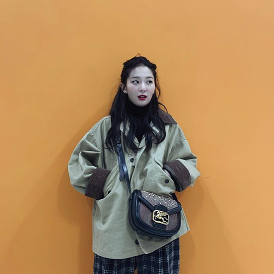 Red Velvet Seulgi thoải mái với streetstyle của mình