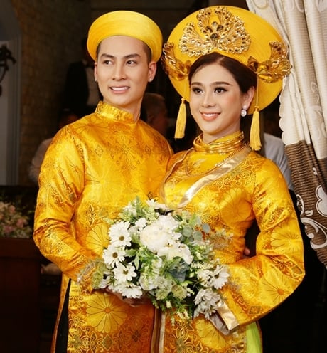 Lâm Khánh Chi và Trần Phi Hùng trong lễ cưới năm 2017.