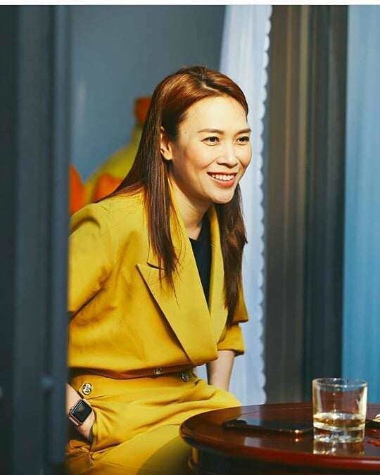 my-tam-va-bst-thoi-trang-mau-vang-tu-tham-hoa-den-dang-cap-deu-co-du-u158097577590width540height675_edje-1586841875-421-width540height675