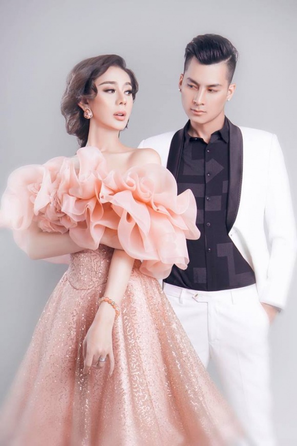 Lâm Khánh Chi có lẽ vừa trải qua những ngày khó khăn vì chuyện tình cảm với chồng. Được biết hiện cô đang ở nhà mẹ đẻ.