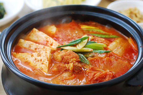 Cách nấu món canh kim chi Hàn Quốc ngon tại nhà ai cũng thích