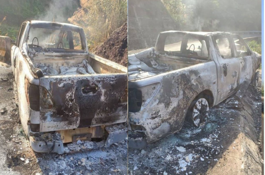 Hiện trường phát hiện thi thể người bị cháy biến dạng trong chiếc xe ô tô cháy rụi.