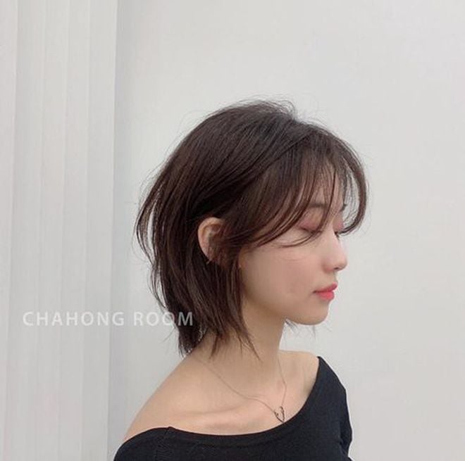 Tóc ngắn layer tầng là kiểu tóc cực hot tại Hàn Quốc vào năm 2019 và chưa hề có dấ hiệu hạ nhiệt mà thậm chí đã trở thành xu hướng mà hàng vạn cô gái mê mẩn
