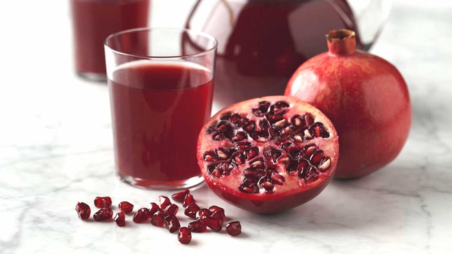 1296x728_15_Health_Benefits_of_Pomegranate_Juice