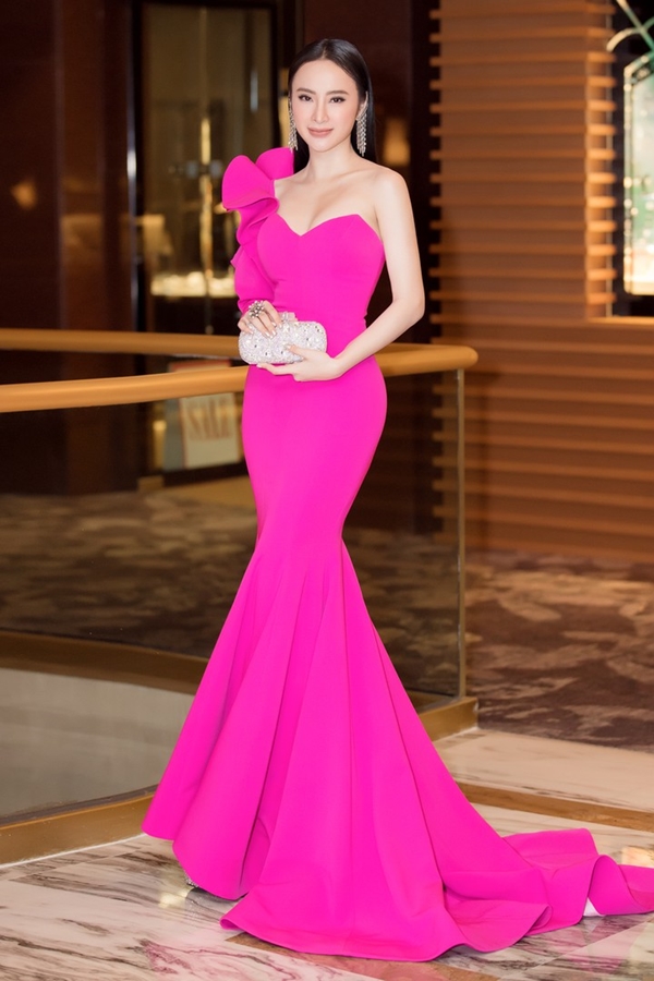OZ Design House - ▻ Váy linen, màu hồng cánh sen, thêu hoa sen DA05237SEN19  Giá: 1.150.000đ giảm 50% còn 575.000đ | Facebook