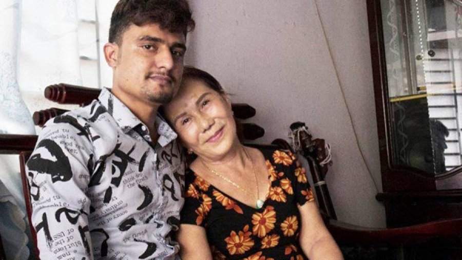 Thời gian gần đây, cộng đồng mạng bất ngờ trước câu chuyện tình yêu của cặp đôi vợ Việt 65 tuổi và trai ngoại quốc 24 tuổi tại Đồng Nai.