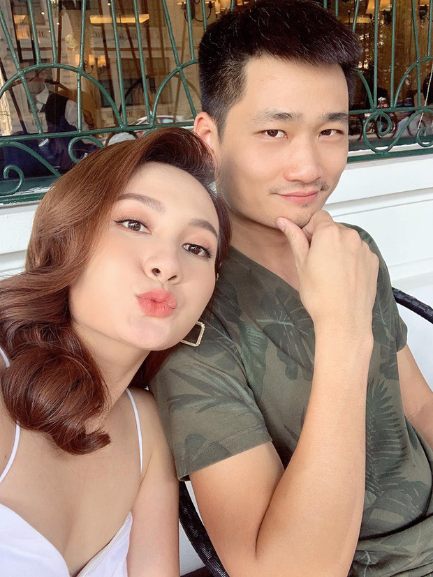 Bảo Thanh có một tổ ấm vô cùng hạnh phúc khi ở bên ông xã biết thấu hiểu và luôn ủng hộ cô về mọi mặt trong cuộc sống.